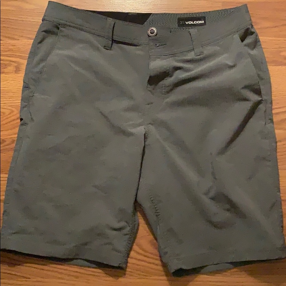 Grey shorts